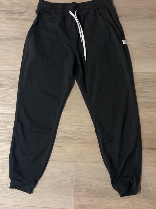 Vuori Pants - Vuori Jogger Sweatpants Performance Jogger Black - MSRP $110